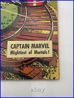 Whiz Comics #18 Captain Marvel